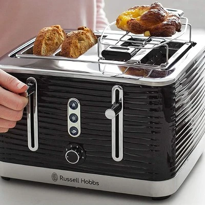 Russell Hobbs Retro Style 4 Slice Toaster In Black 4 Russell Hobbs Retro Style 4 Slice Toaster In Black - Image 2