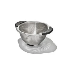 OXO 3Qt Stainless Steel Colander: Dishwasher-Safe Pasta Strainer, Light Silver, 9.6" Width, 3Qt Capacity
