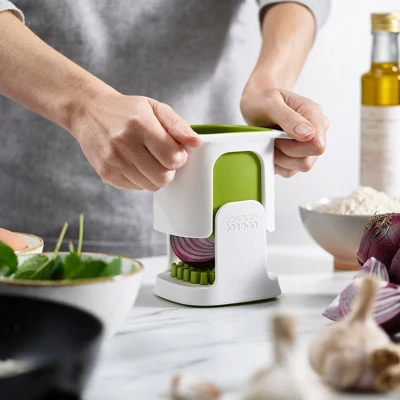 Joseph Joseph ChopCup: Manual Food Chopper With Ergonomic Handle & Stainless Steel Blades, Dishwasher-Safe, White 6 Joseph Joseph ChopCup: Manual Food Chopper With Ergonomic Handle & Stainless Steel Blades, Dishwasher-Safe, White - Image 4