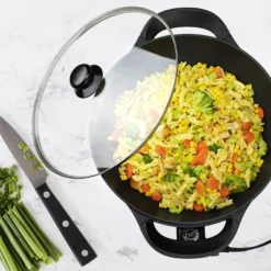 Brentwood 13in Non-Stick Flat Bottom Electric Wok Skillet With Vented Glass Lid In Black