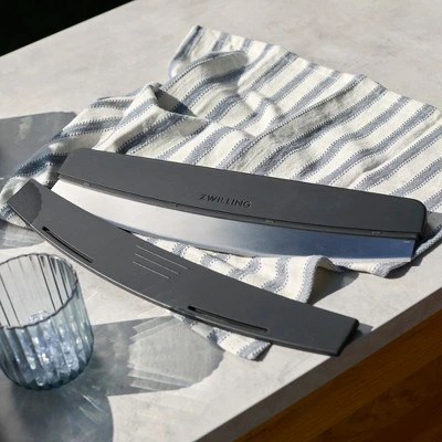 ZWILLING BBQ+ Stainless Steel Rocking Pizza Cutter 4 ZWILLING BBQ+ Stainless Steel Rocking Pizza Cutter - Image 2