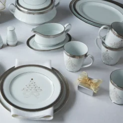 Noritake Crestwood Platinum Gravy Boat With Tray