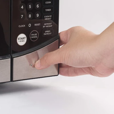 COMMERCIAL CHEF Countertop Microwave 0.9 Cu. Ft. 900W, Black And Stainless Steel 5 COMMERCIAL CHEF Countertop Microwave 0.9 Cu. Ft. 900W, Black And Stainless Steel - Image 3